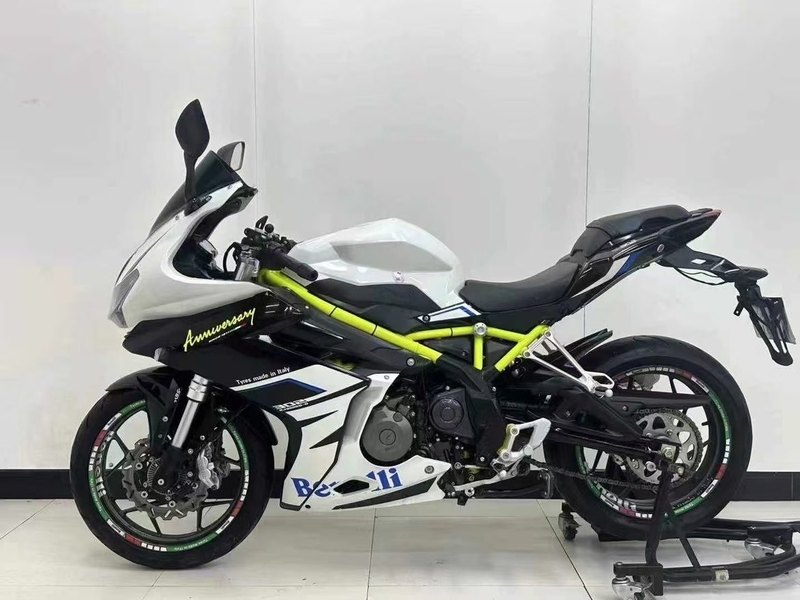 二手贝纳利龙卷风 Tornado 302R