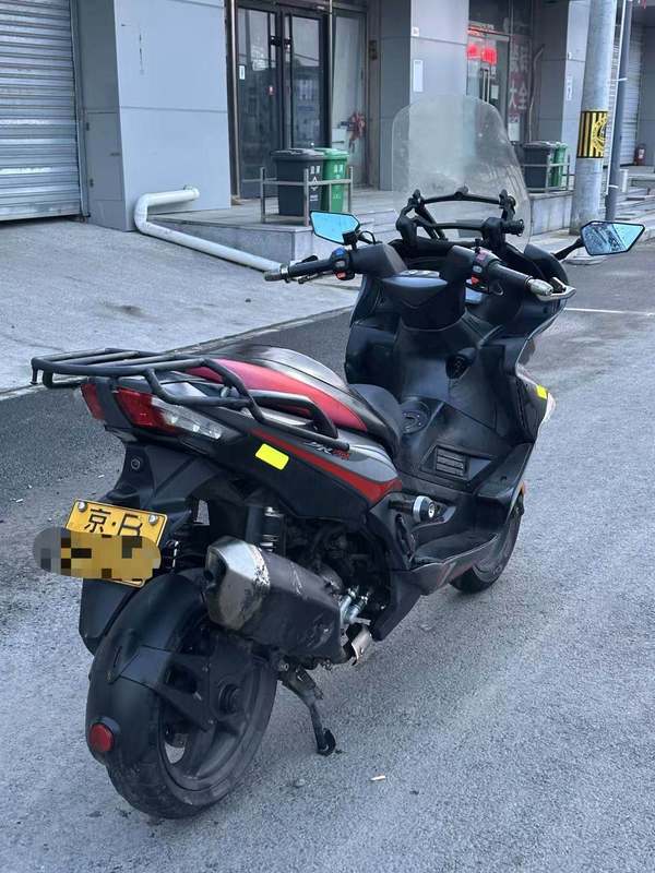 二手阿普利亚SR MAX 300