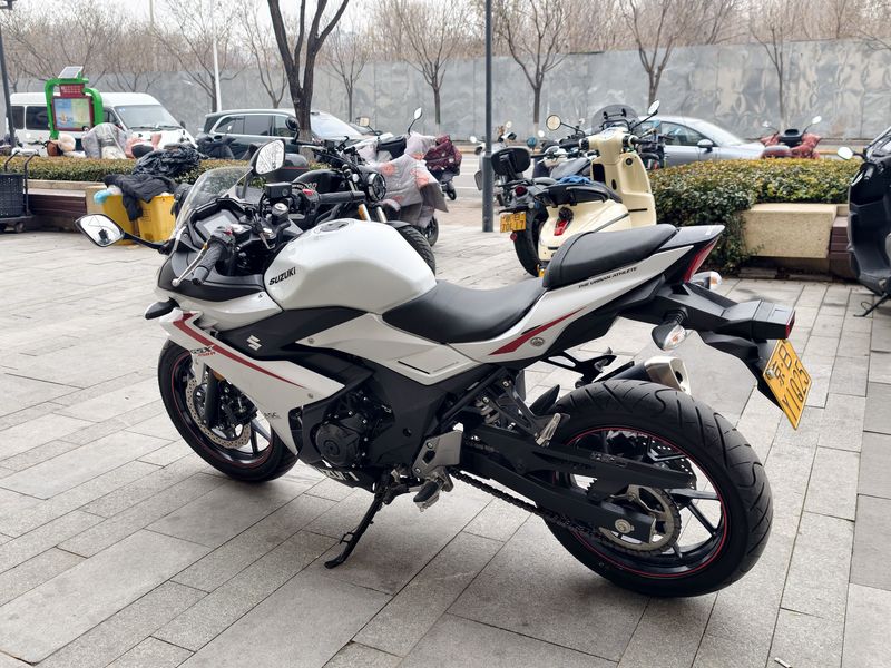 二手豪爵铃木GSX250R