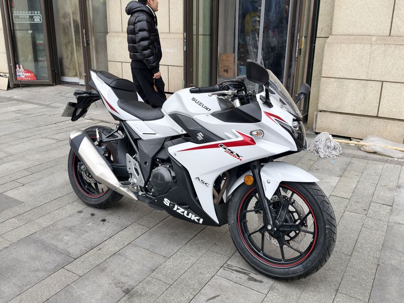 二手豪爵铃木GSX250R