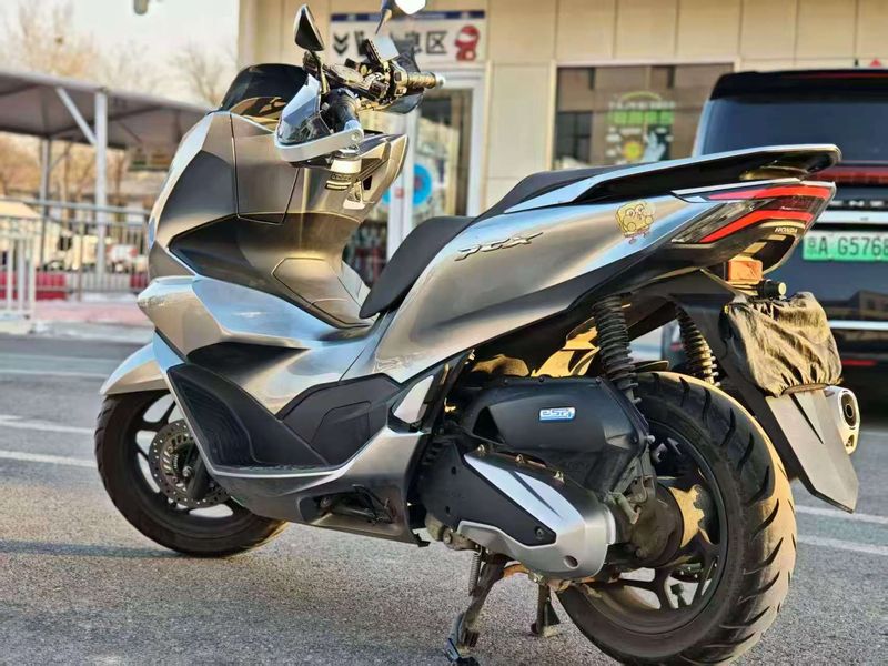 二手五羊本田PCX