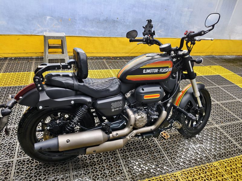 二手QJMOTOR闪300