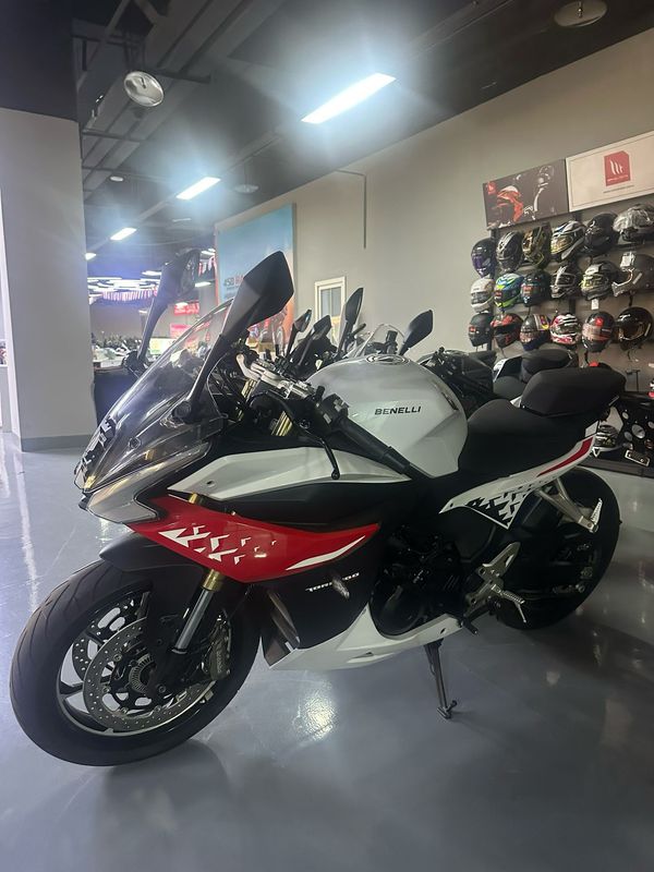 二手贝纳利龙卷风 Tornado 552R