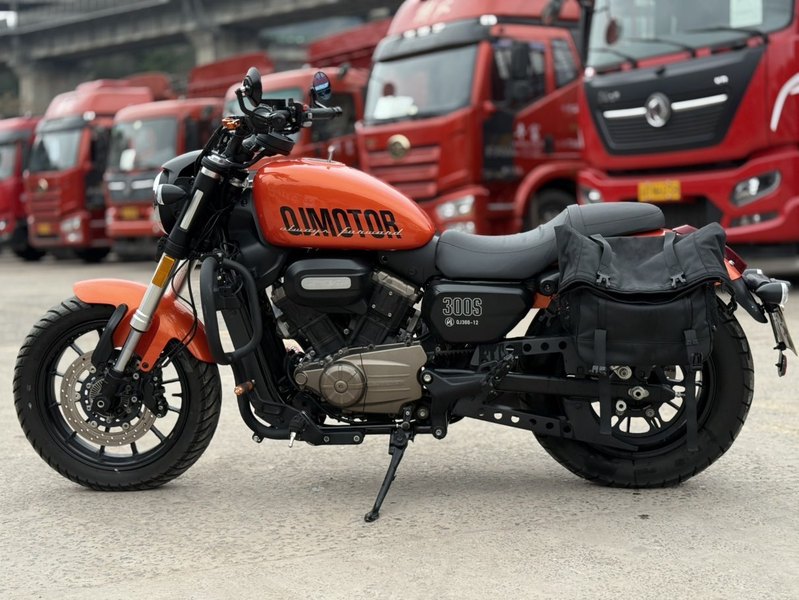 二手QJMOTOR闪300