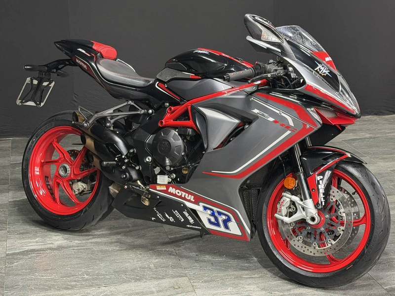 二手奥古斯塔F3 800