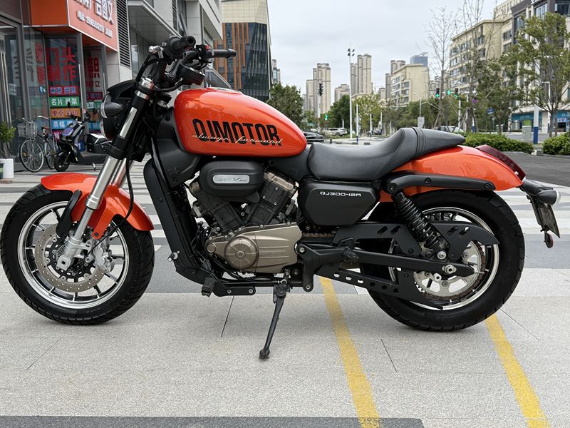 二手QJMOTOR闪300