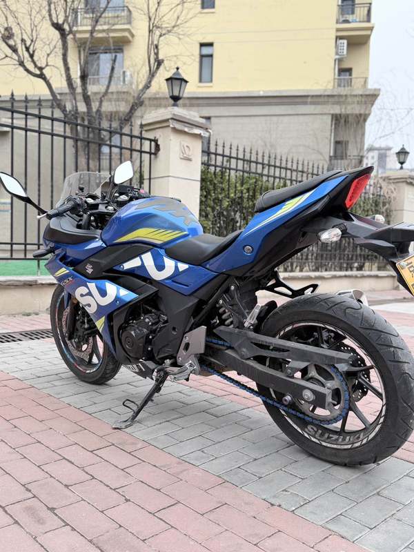 二手豪爵铃木GSX250R