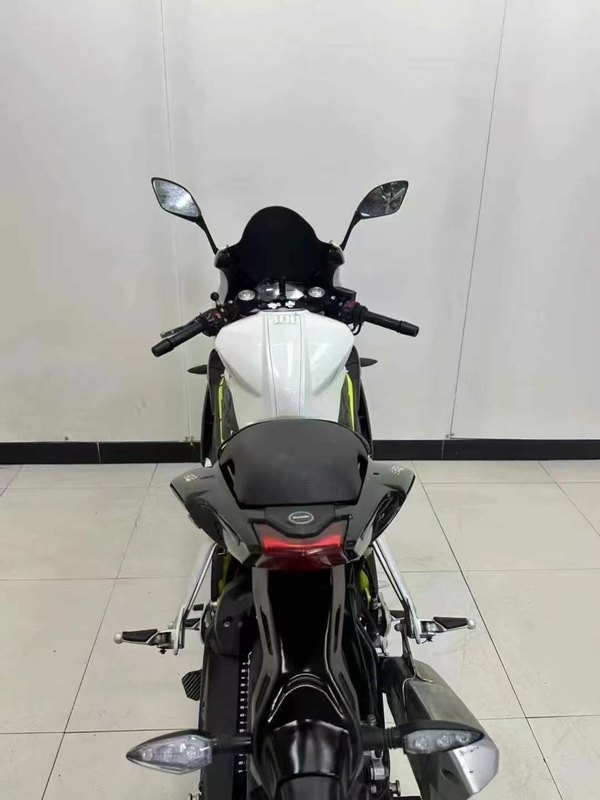 二手贝纳利龙卷风 Tornado 302R