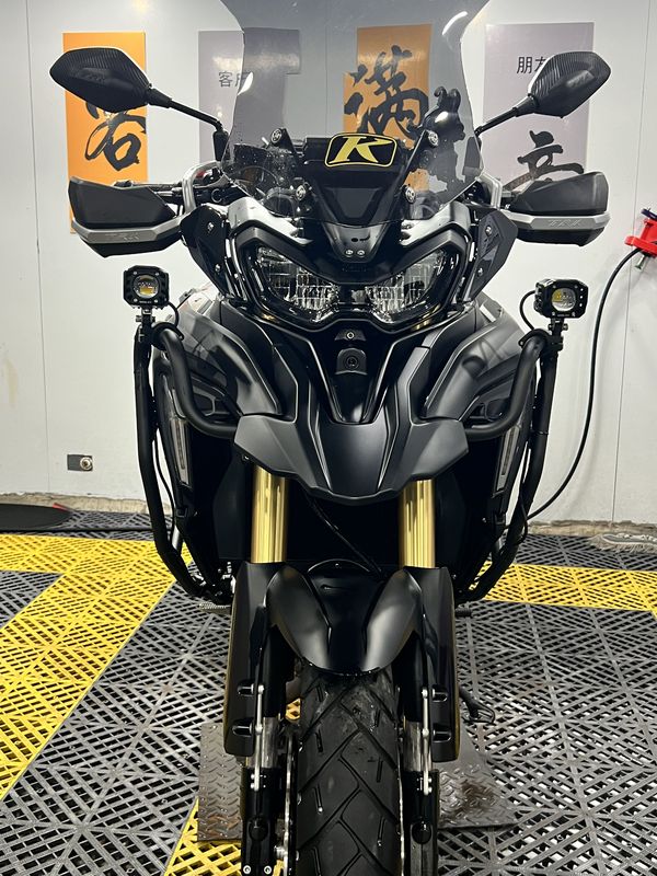 二手贝纳利TRK702