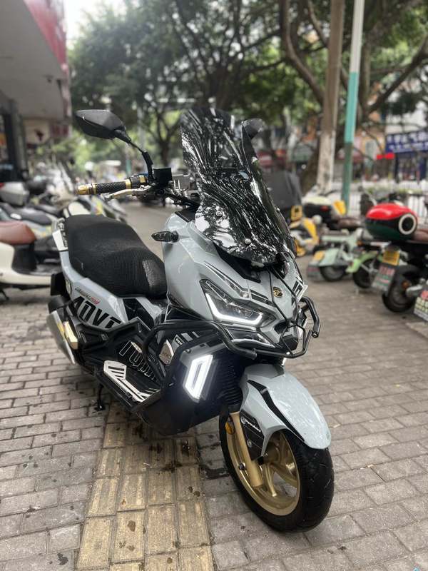 二手三阳哈士奇 Husky ADV150