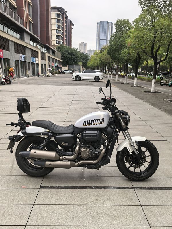 二手QJMOTOR闪300