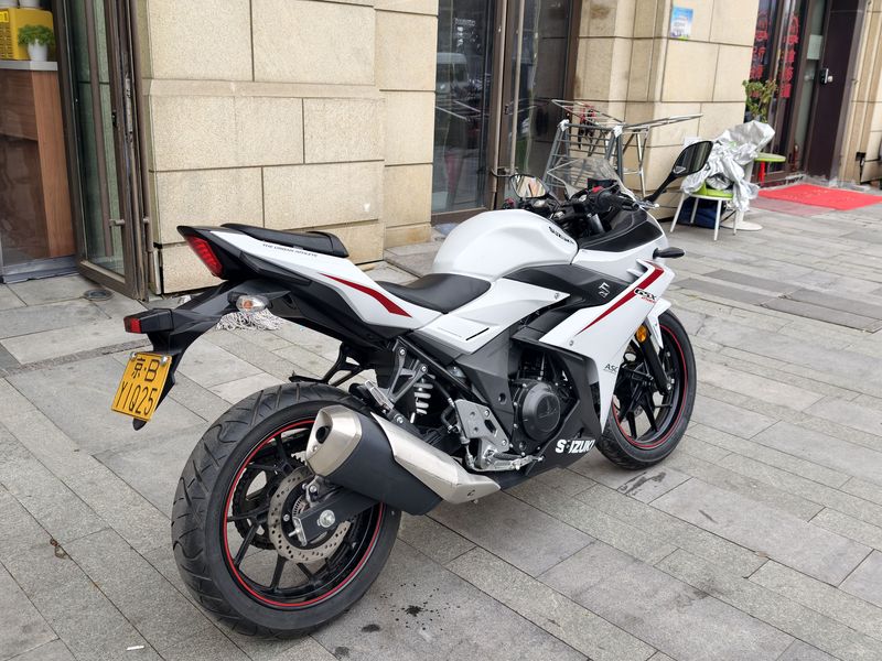 二手豪爵铃木GSX250R