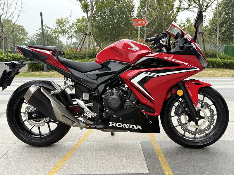 二手本田CBR400R
