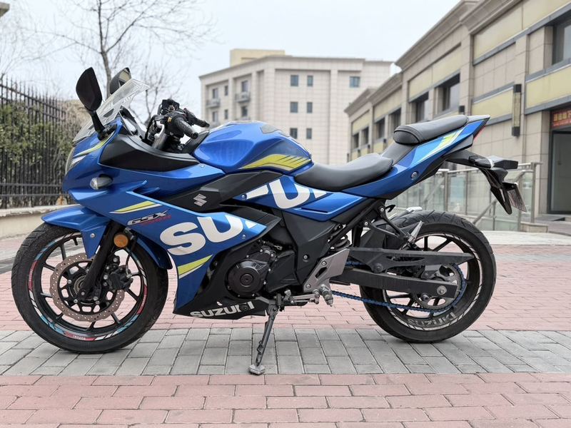 二手豪爵铃木GSX250R