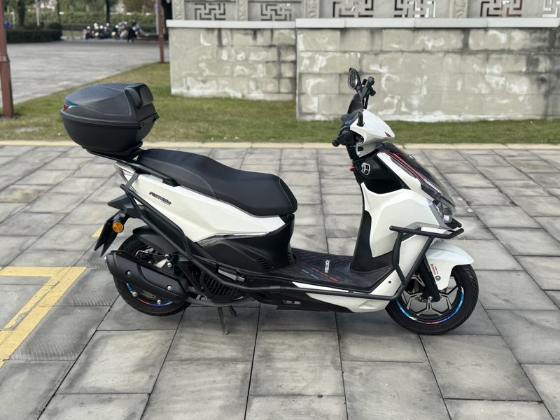 二手QJMOTOR鸿150RS