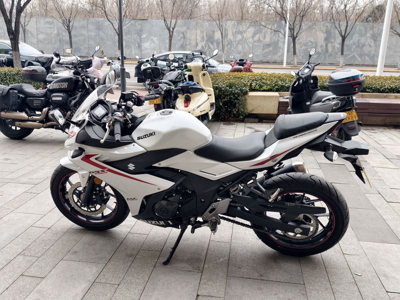 二手豪爵铃木GSX250R