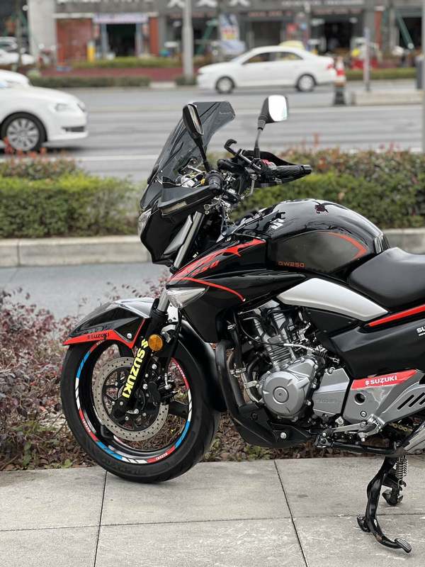 二手豪爵铃木骊驰 GW250