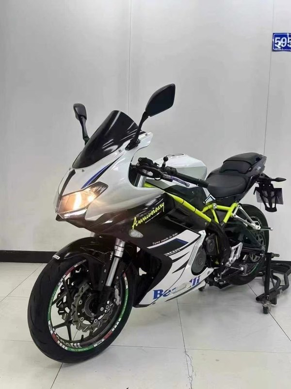 二手贝纳利龙卷风 Tornado 302R