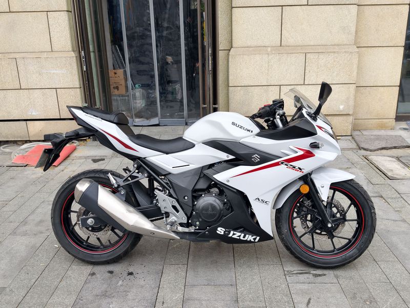 二手豪爵铃木GSX250R