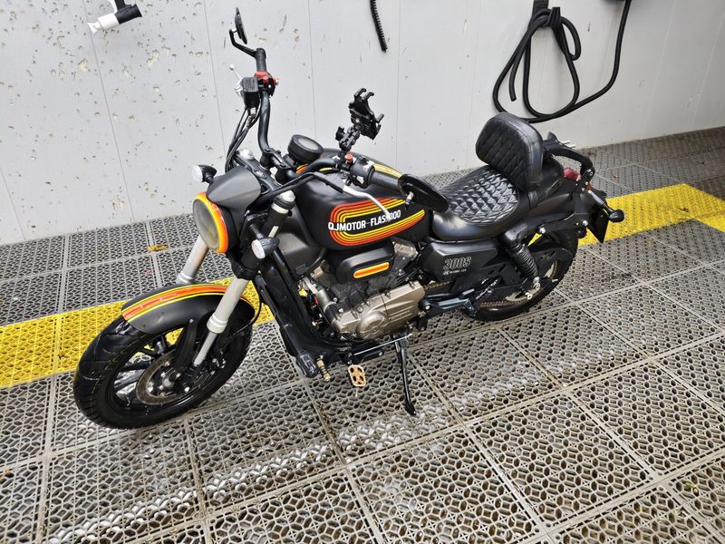 二手QJMOTOR闪300