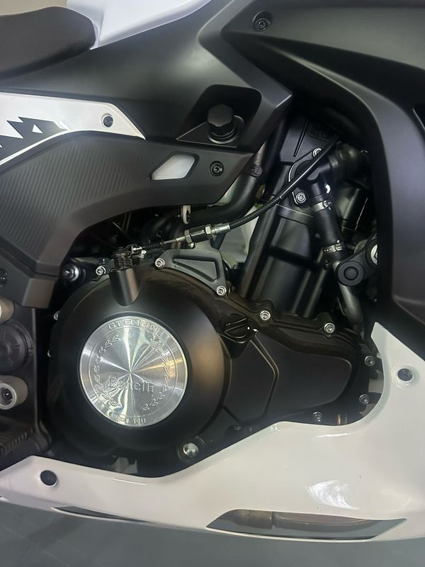 二手贝纳利龙卷风 Tornado 552R