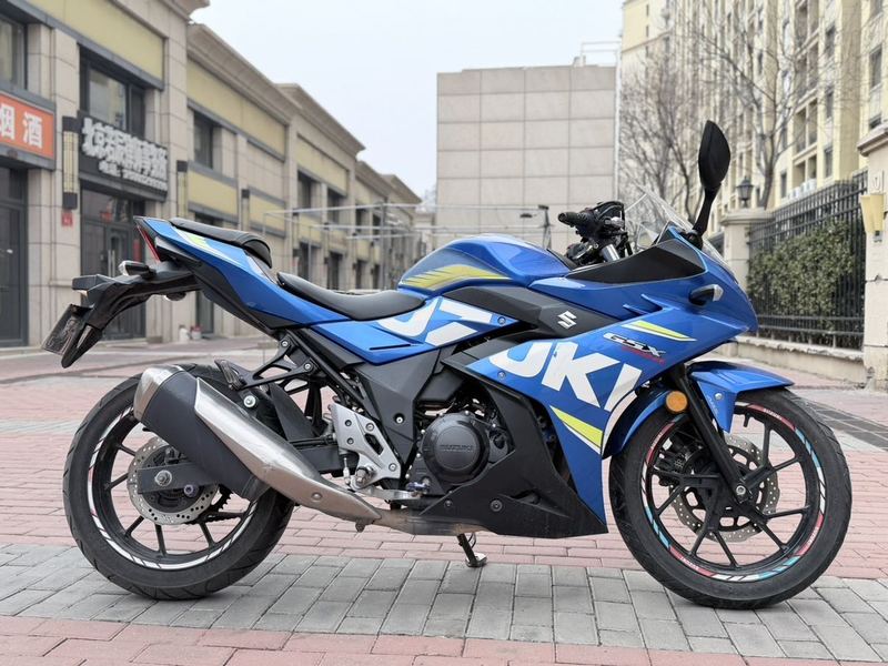二手豪爵铃木GSX250R