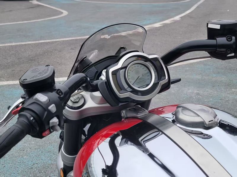 二手凯旋Rocket 3