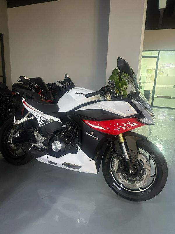 二手贝纳利龙卷风 Tornado 552R