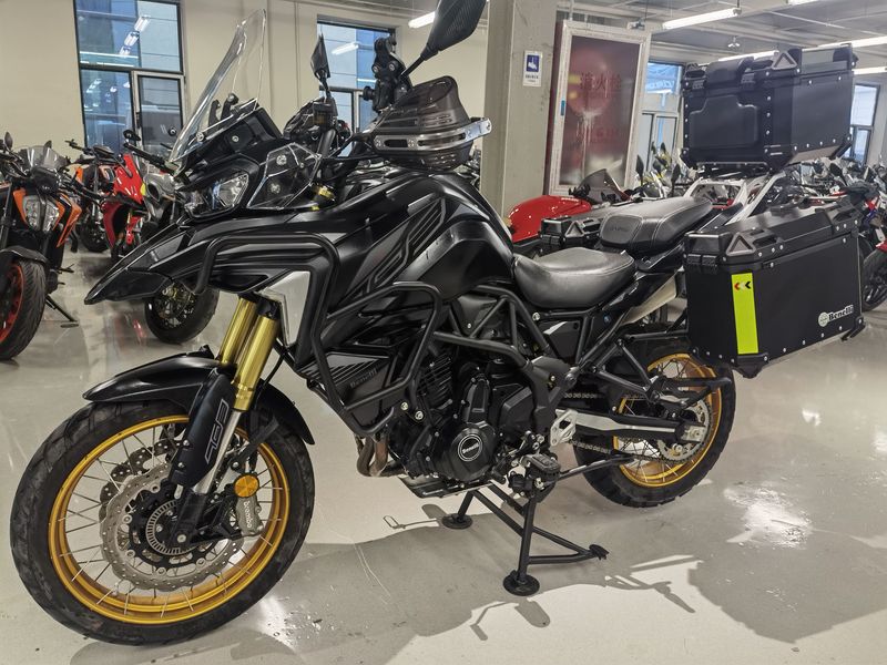 二手贝纳利TRK702