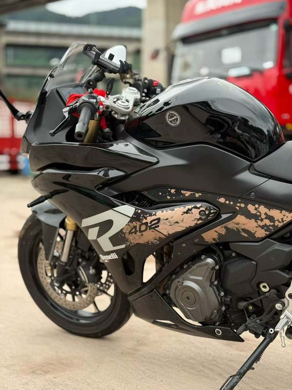 二手贝纳利龙卷风 Tornado 402R