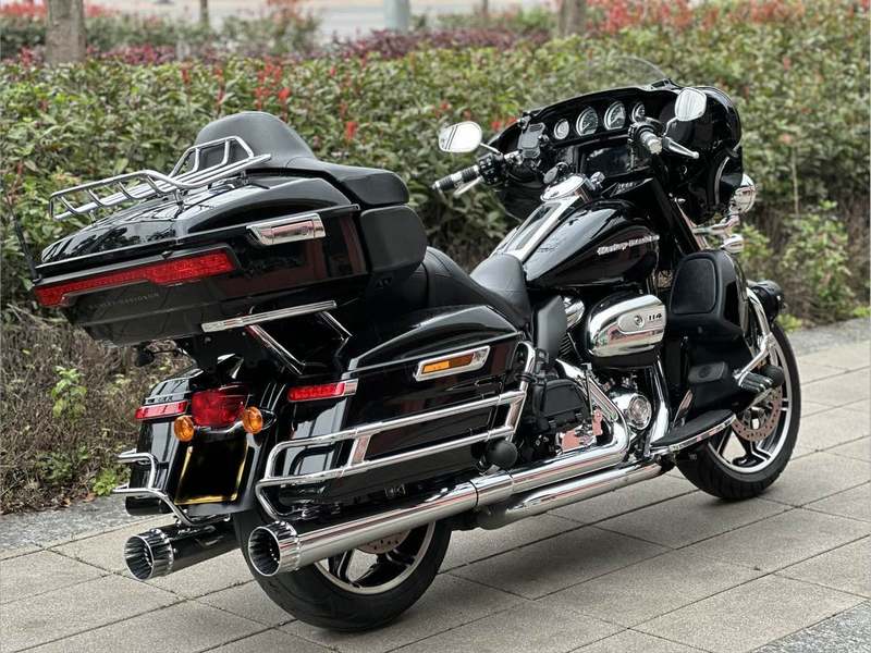 二手哈雷戴维森旗舰滑翔  Limited