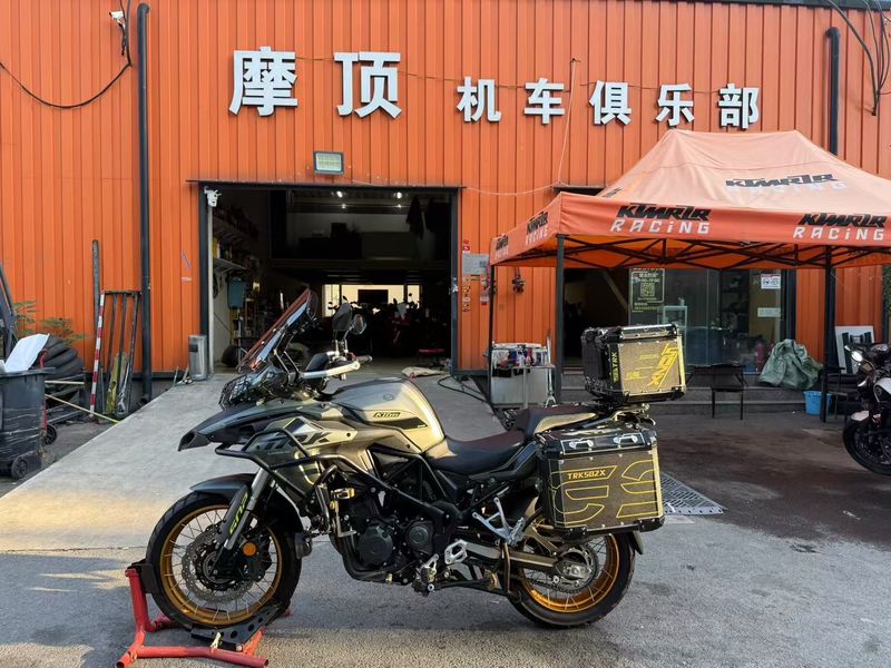 二手贝纳利金鹏 TRK502
