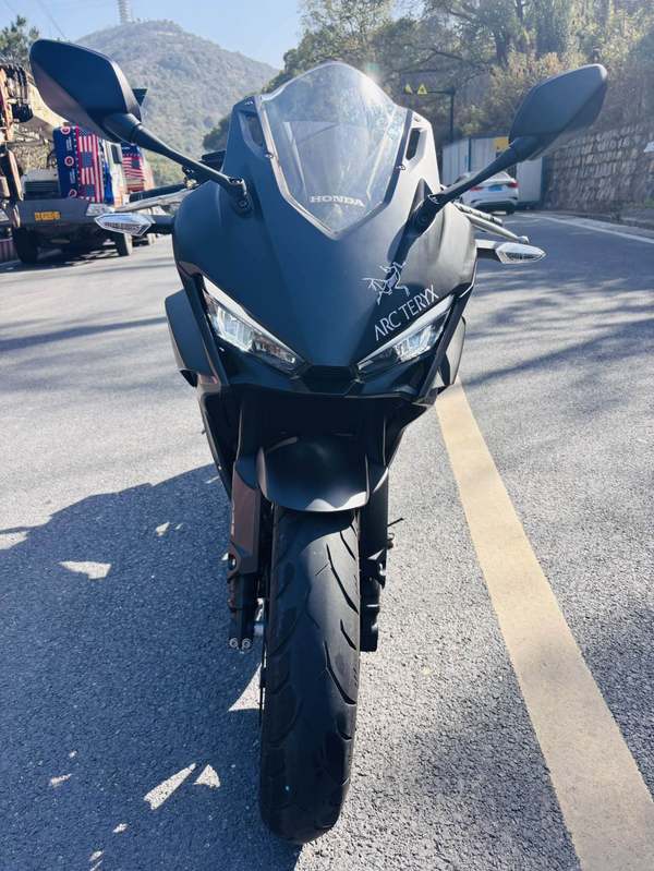 二手本田CBR400R