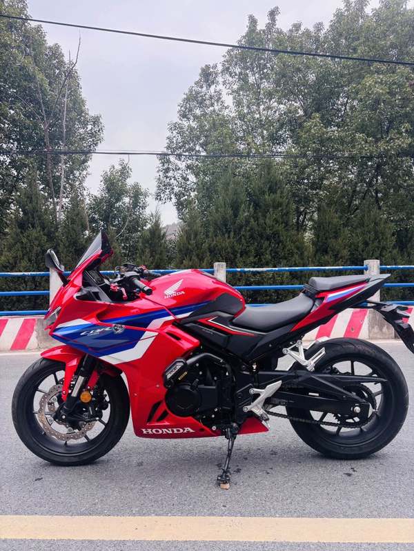 二手本田CBR400R