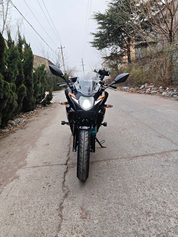 二手豪爵铃木GSX250R