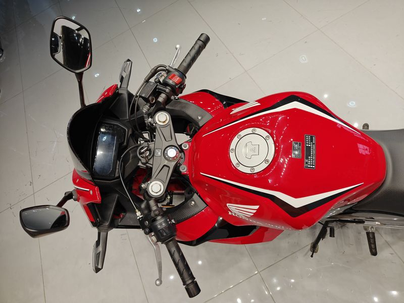 二手本田CBR400R