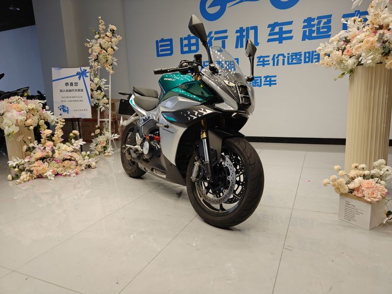 二手贝纳利龙卷风 Tornado 552R