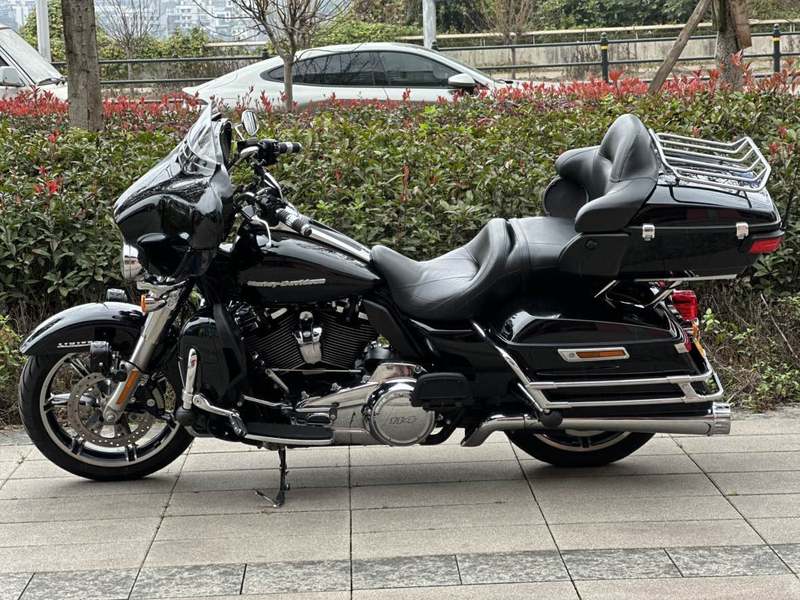 二手哈雷戴维森旗舰滑翔  Limited