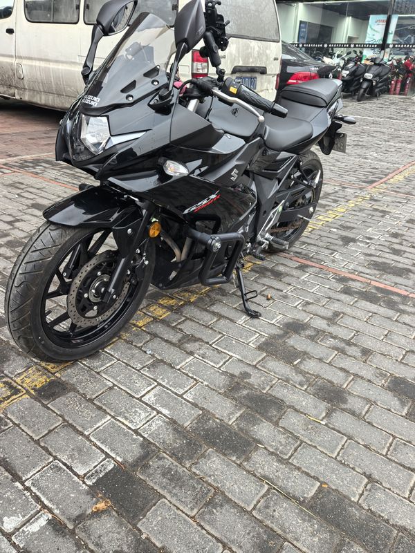 二手豪爵铃木GSX250R