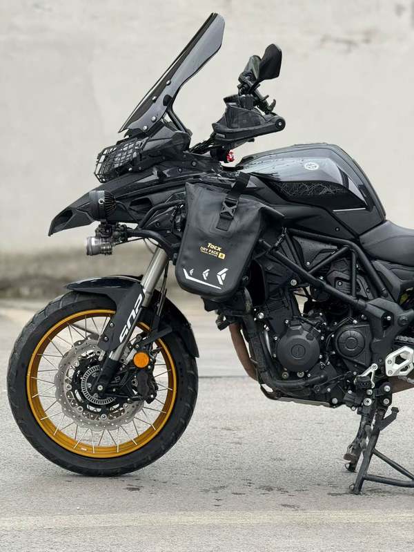 二手贝纳利金鹏 TRK502