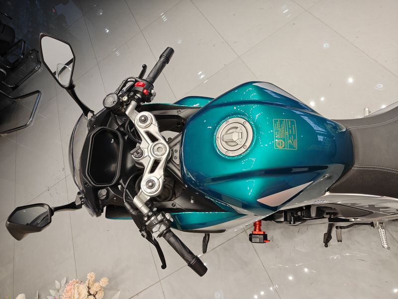 二手贝纳利龙卷风 Tornado 552R