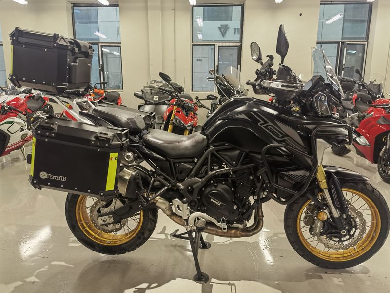 二手贝纳利TRK702