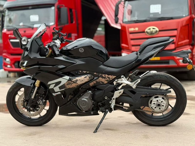 二手贝纳利龙卷风 Tornado 402R