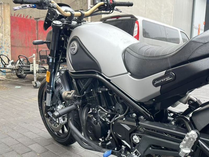 二手贝纳利幼狮 Leoncino 500