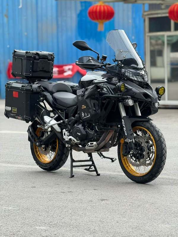 二手贝纳利金鹏 TRK502