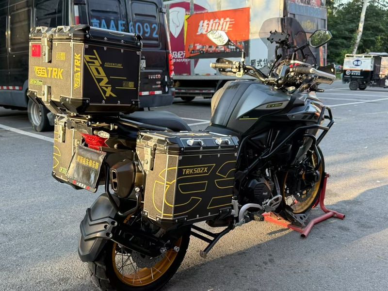 二手贝纳利金鹏 TRK502