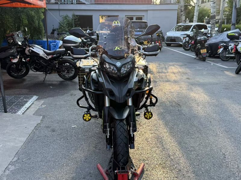 二手贝纳利金鹏 TRK502