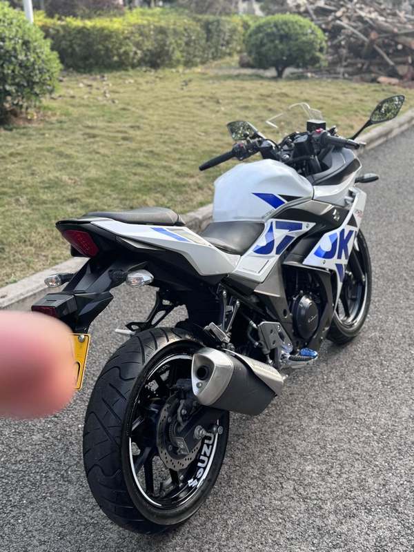 二手豪爵铃木GSX250R