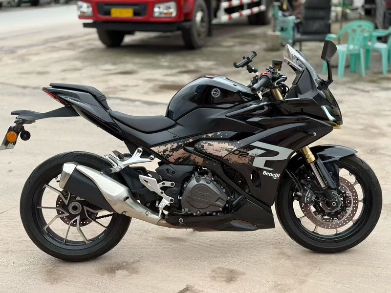 二手贝纳利龙卷风 Tornado 402R