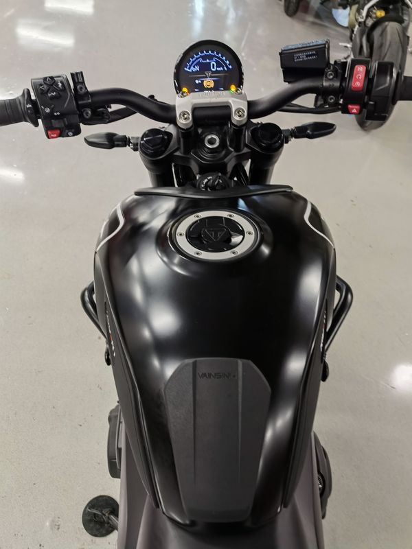 二手凯旋Trident 660